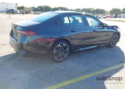 2026 BMW 530I xDrive z USA, uszkodzony, nr VIN WBA53FJ09TCW46183